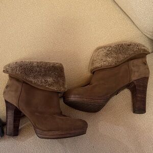 UGG Dandylion Suede Fur-Cuff Platform Heeled Boots, sz 8